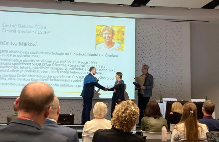 Léky na hubnutí jako revoluce v léčbě obezity: Střípky z odborných konferencí 2025 Léky na hubnutí jako revoluce v léčbě obezity: Střípky z odborných konferencí 2025